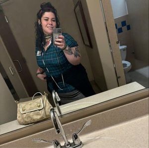 Meet your Posher, Shannon